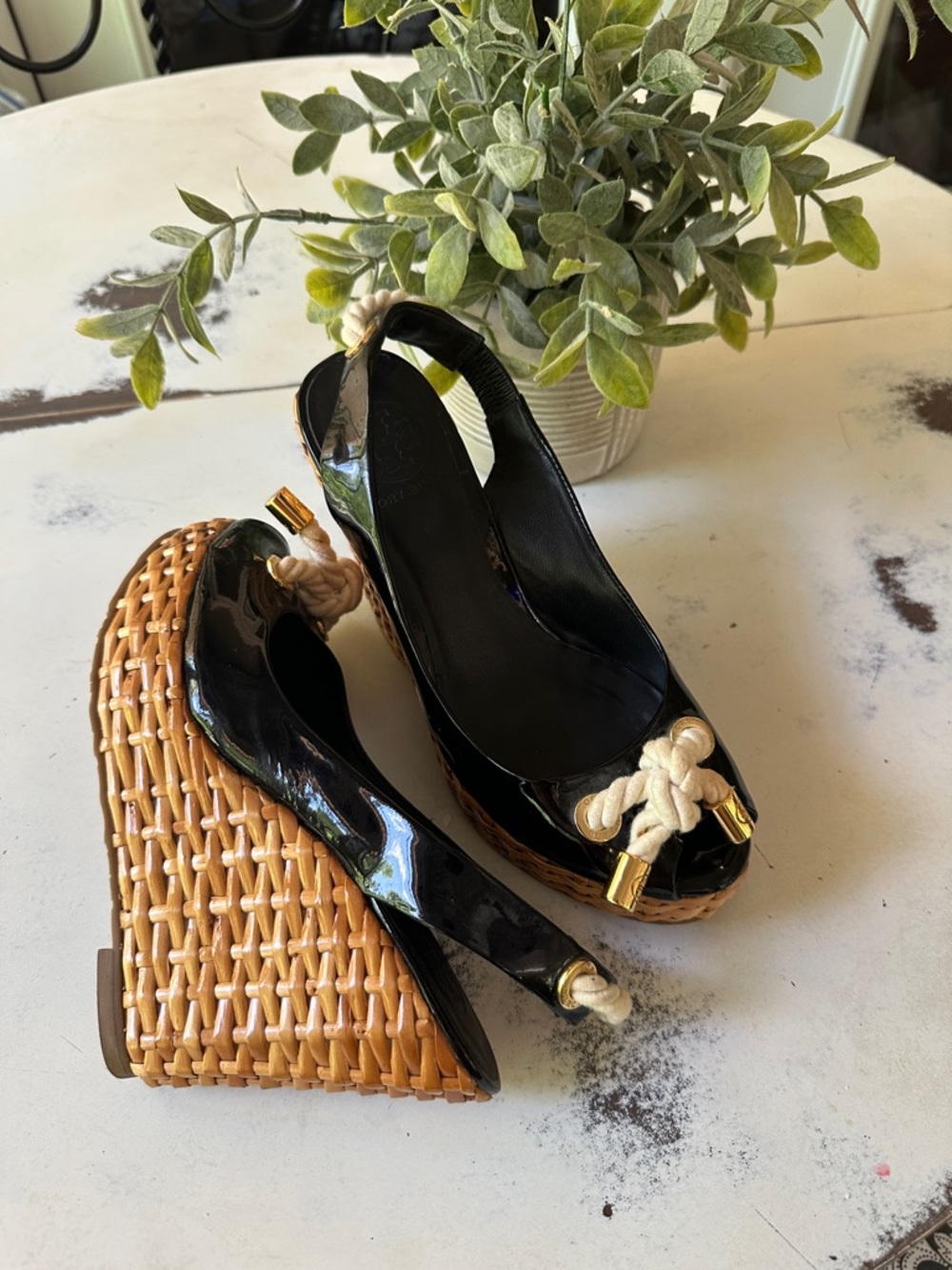 Tory Burch Ratan Patent wedges Sandals 6.5